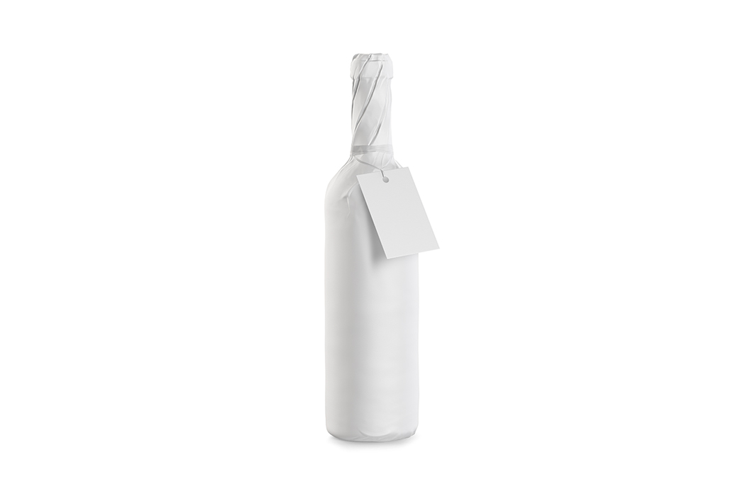 带标签磨砂纸包装葡萄酒瓶-Wine-Bottle-in-Matte-Paper-Wrap-With-Label-Mockup